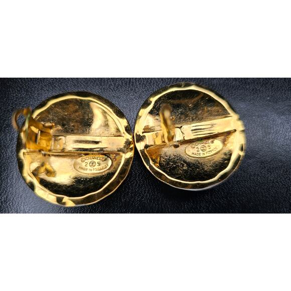 CHANEL Vintage Round Matrasse Coco Large Earrings Gold Quilted - Picture 6 of 7